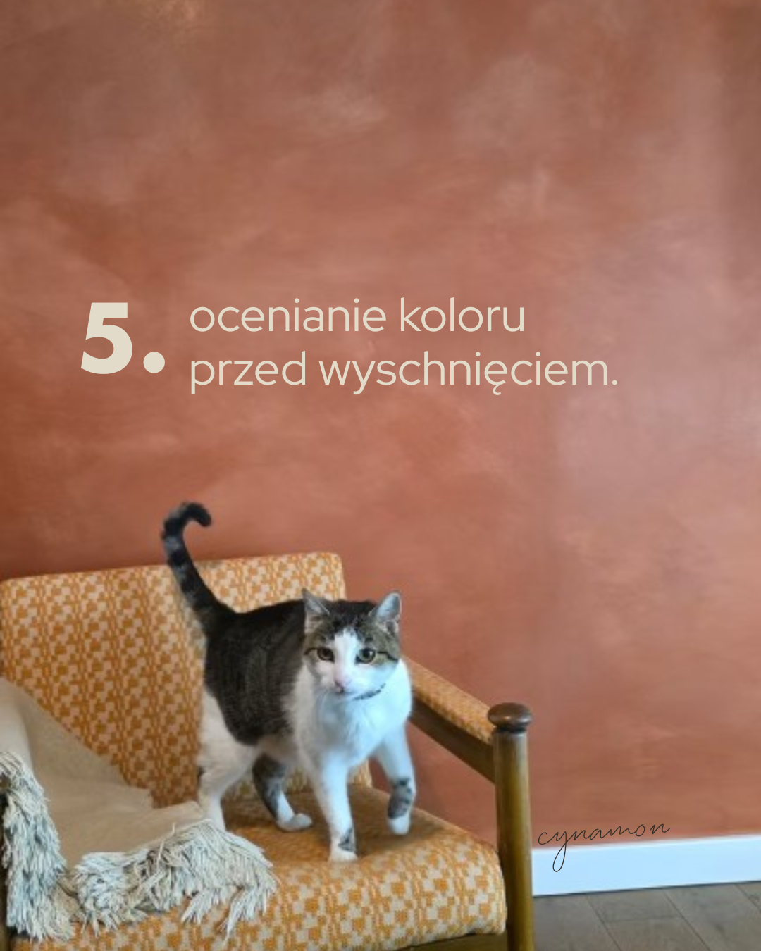 Kolor farby wapiennej przed i po wyschnięciu